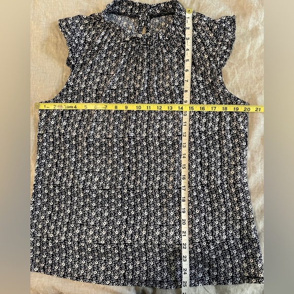 Adrianna Papell Navy Floral Sleeveless Top - Picture 3 of 6